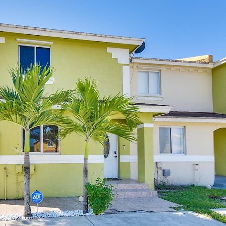 Opa-Locka Townhome, 15 Mi To Miami Beach! ภายนอก รูปภาพ