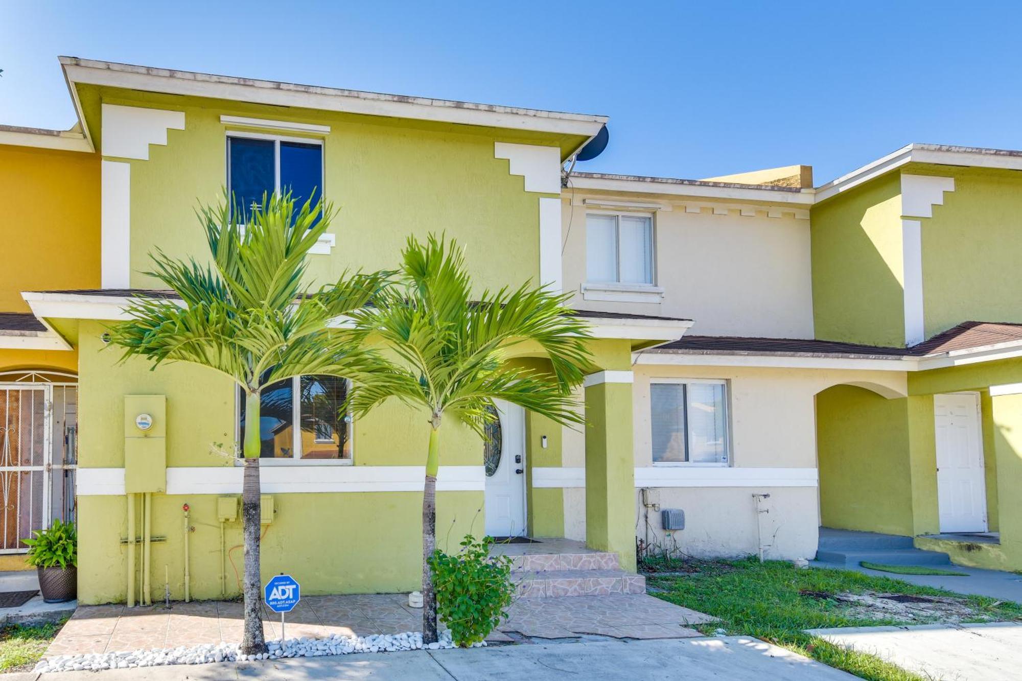 Opa-Locka Townhome, 15 Mi To Miami Beach! ภายนอก รูปภาพ