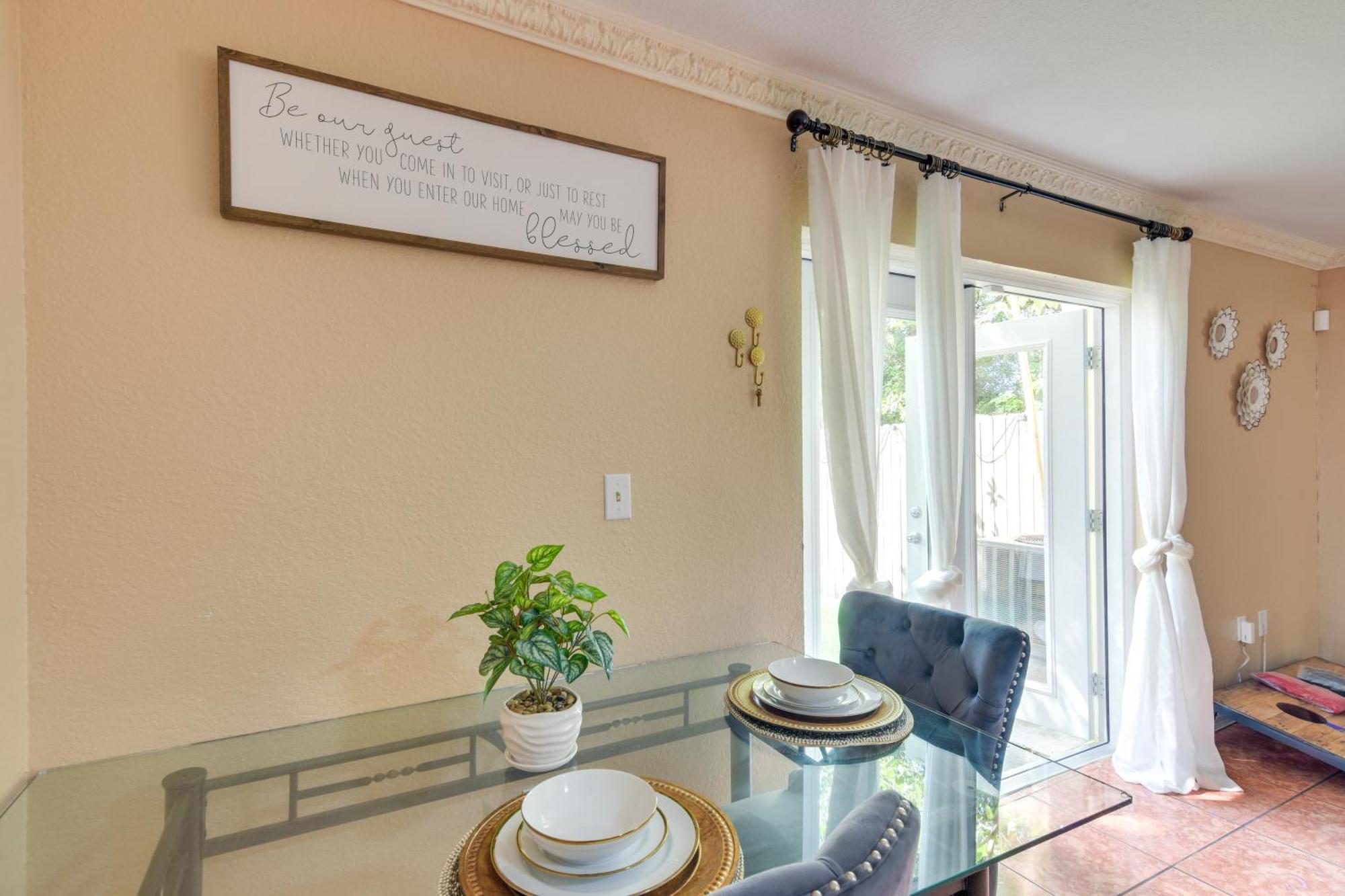 Opa-Locka Townhome, 15 Mi To Miami Beach! ภายนอก รูปภาพ