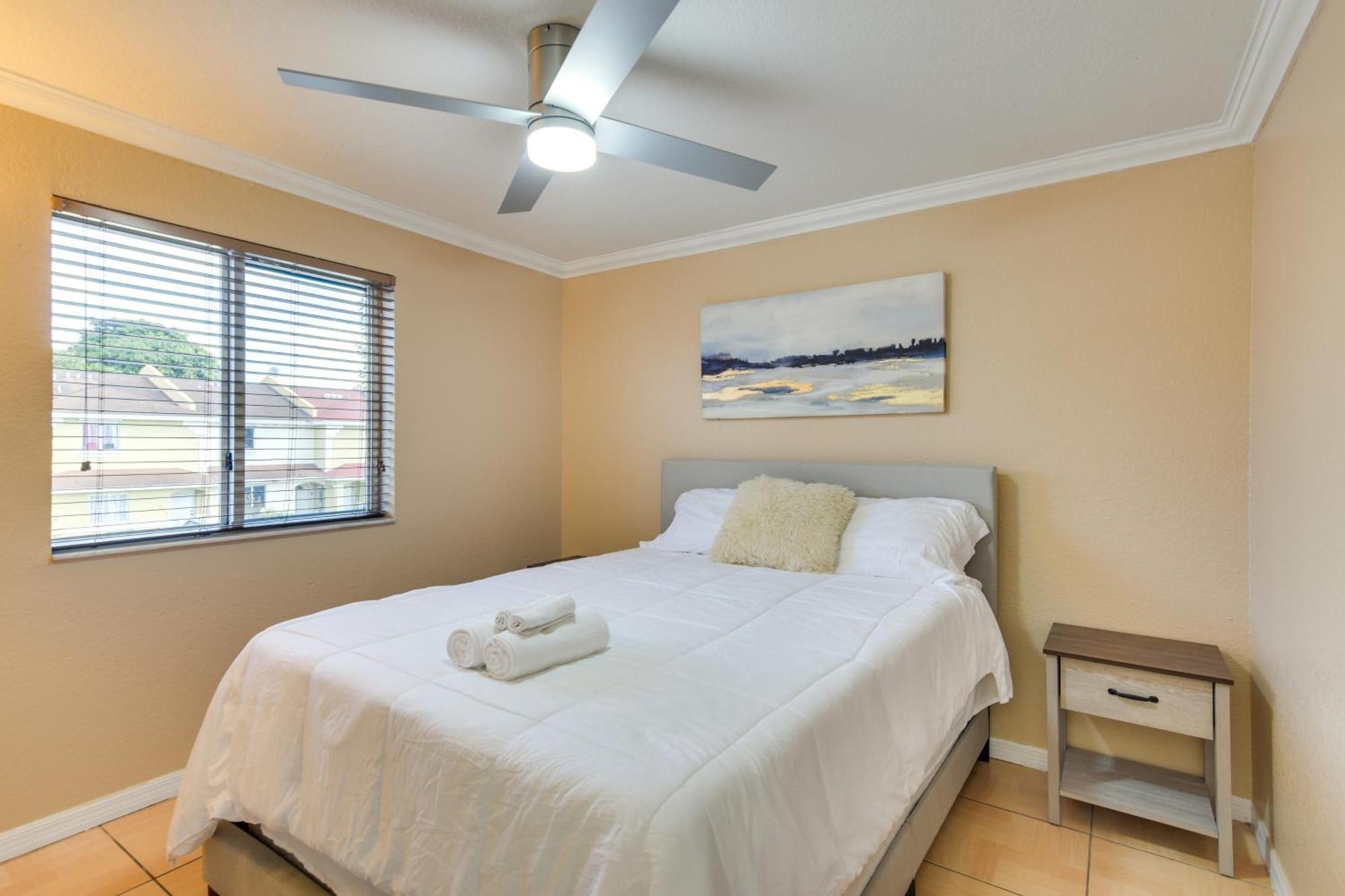 Opa-Locka Townhome, 15 Mi To Miami Beach! ภายนอก รูปภาพ