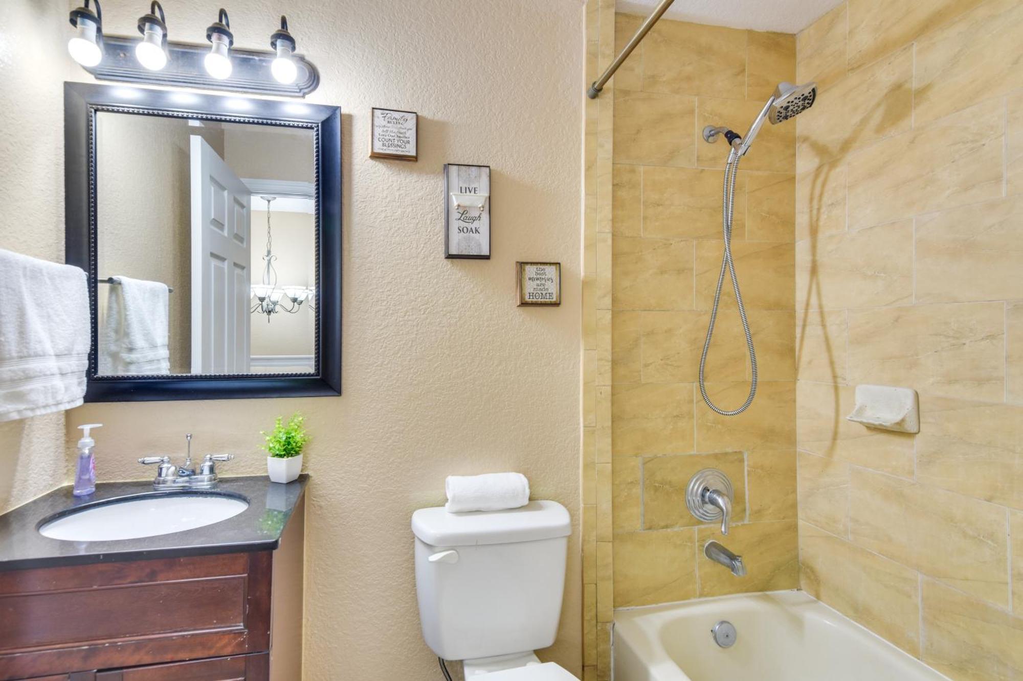 Opa-Locka Townhome, 15 Mi To Miami Beach! ภายนอก รูปภาพ