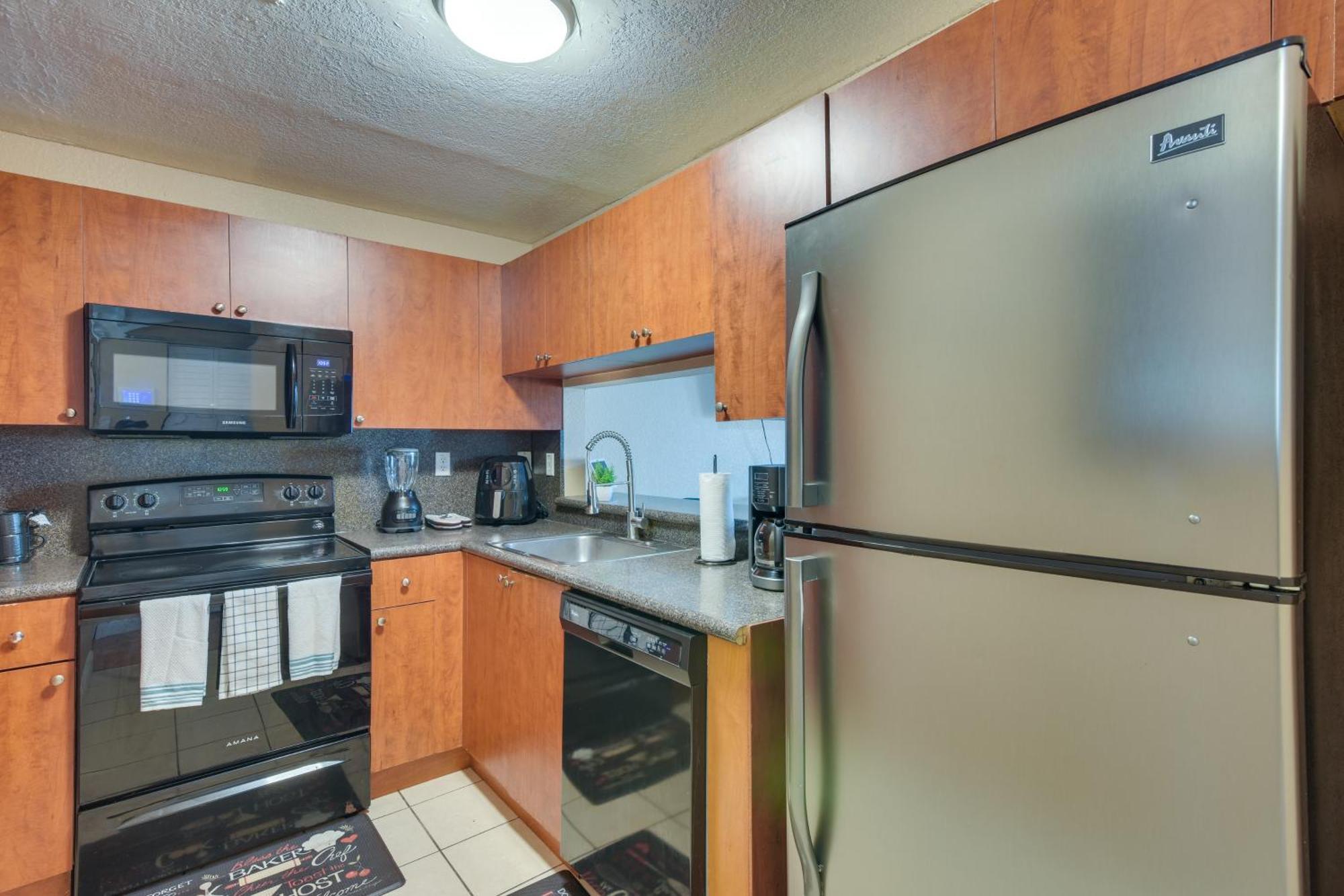 Opa-Locka Townhome, 15 Mi To Miami Beach! ภายนอก รูปภาพ