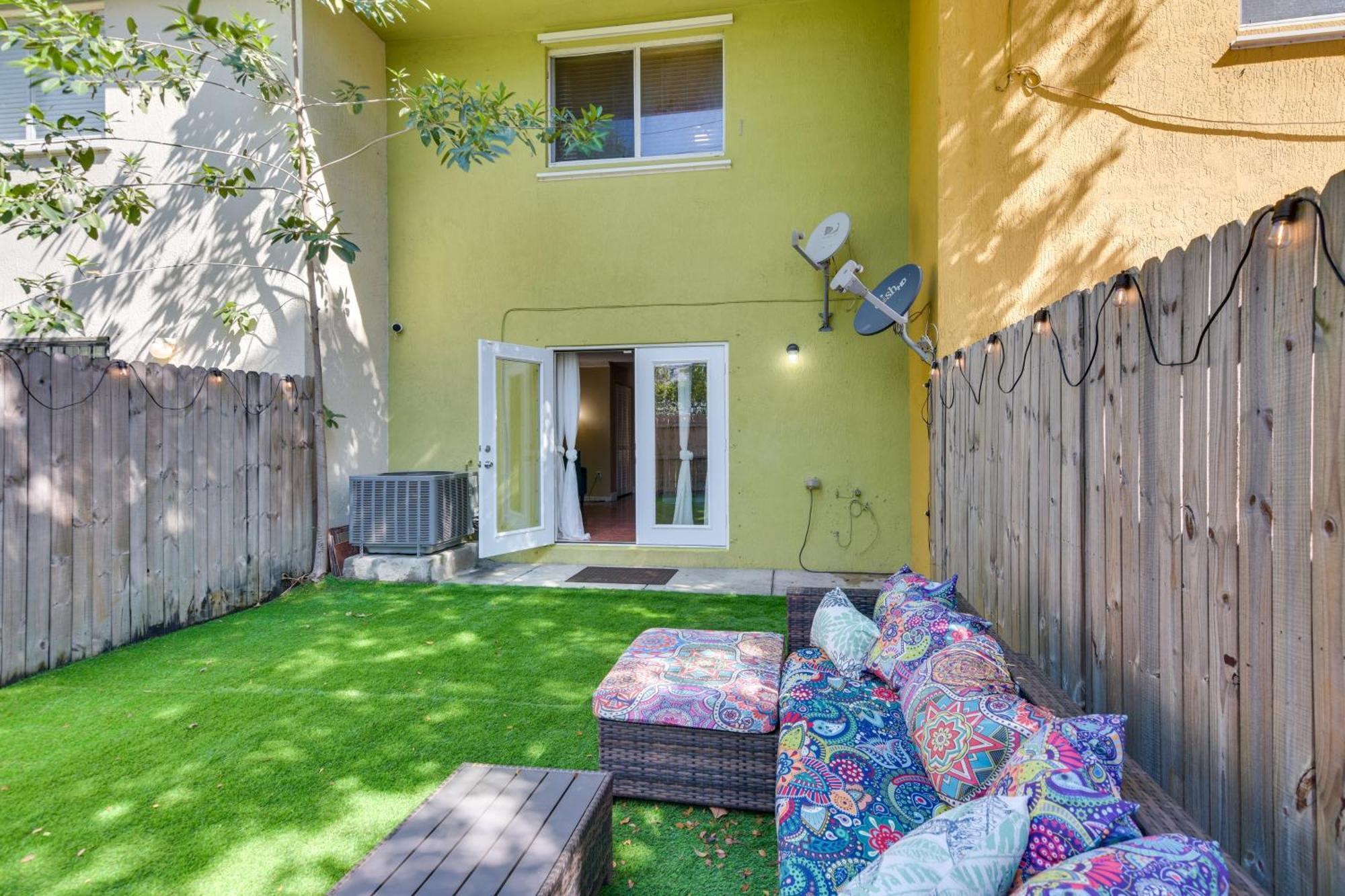 Opa-Locka Townhome, 15 Mi To Miami Beach! ภายนอก รูปภาพ